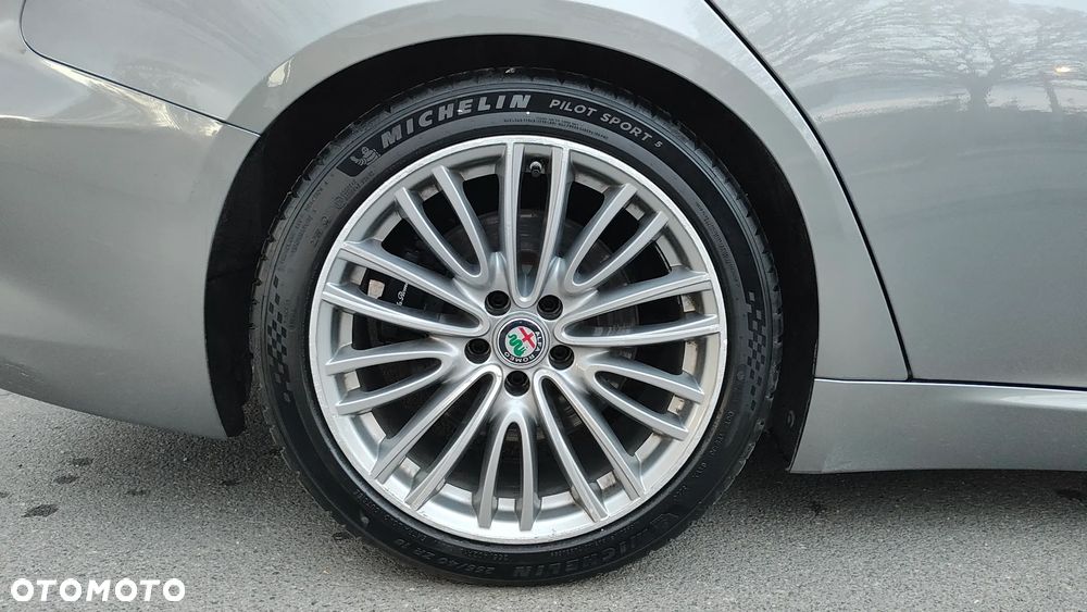 Alfa Romeo Giulia 2.2 Diesel AT8-Q4 Veloce - 29