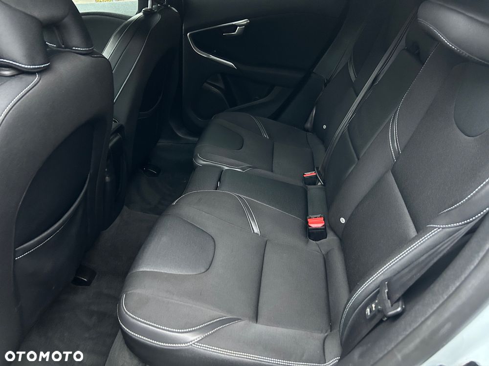 Volvo V40 D2 Momentum - 10