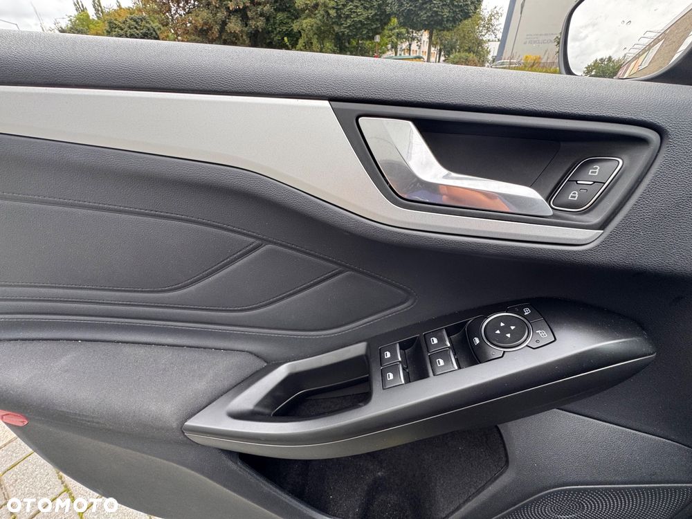 Ford Focus 1.0 EcoBoost Connected - 21