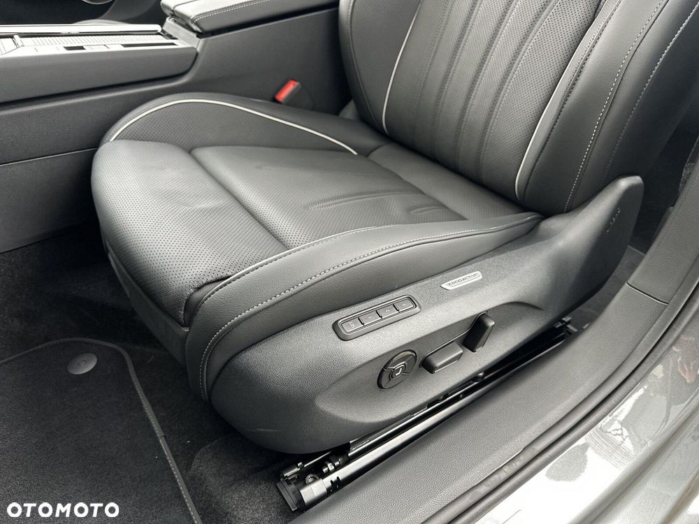 Volkswagen Passat - 12