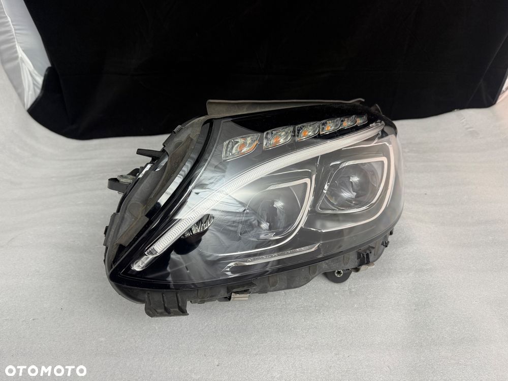 Reflektor Przód strona lewa Mercedes-Benz C W205 A205 A2059063104 - 2