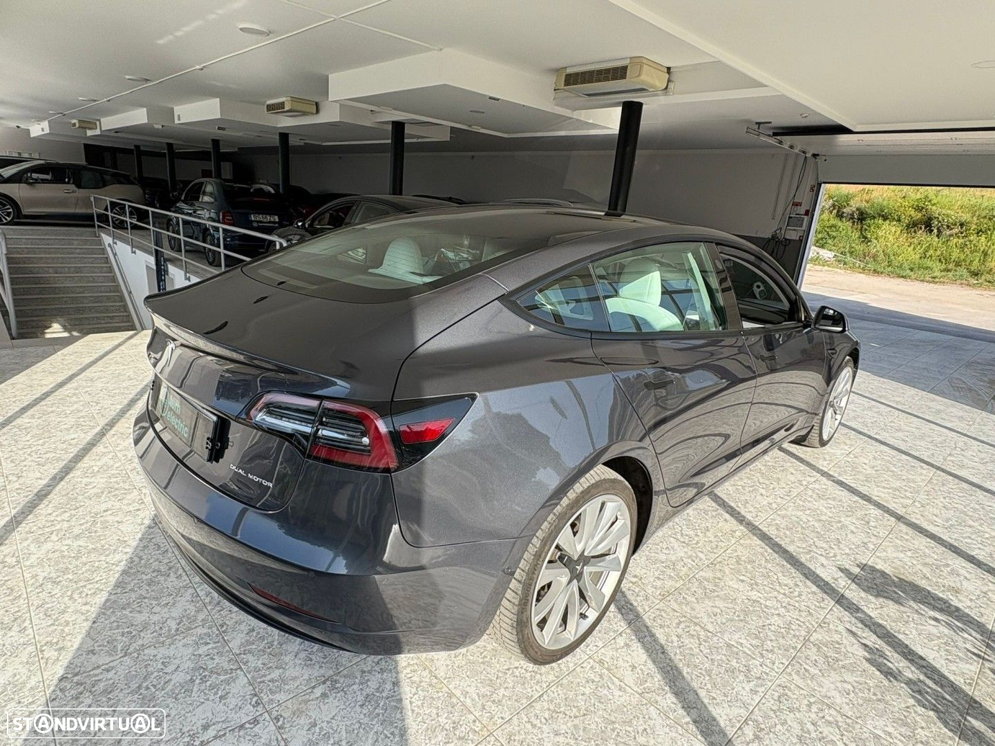 Tesla Model 3 Long-Range Dual Motor AWD - 4