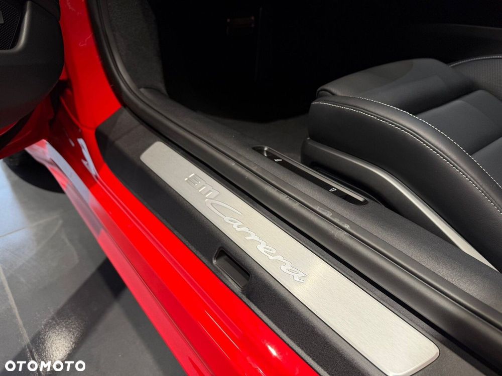 Porsche 911 Carrera - 24