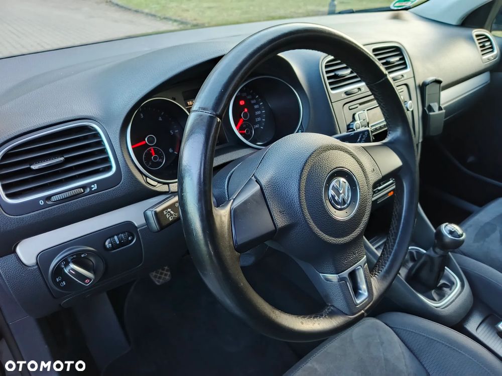 Volkswagen Golf 2.0 TDI DPF Highline - 24