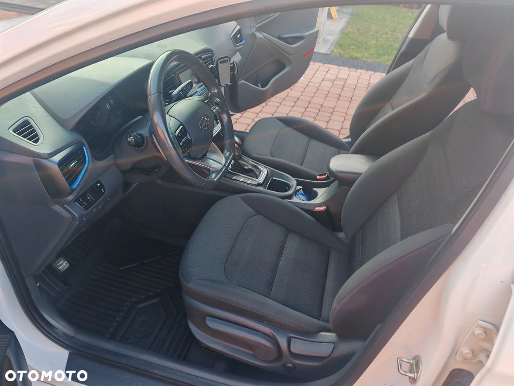 Hyundai IONIQ Hybrid Business - 3