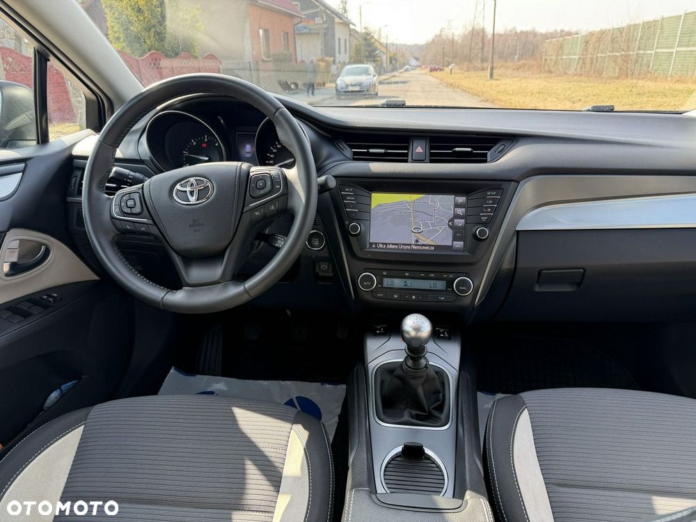 Toyota Avensis - 6