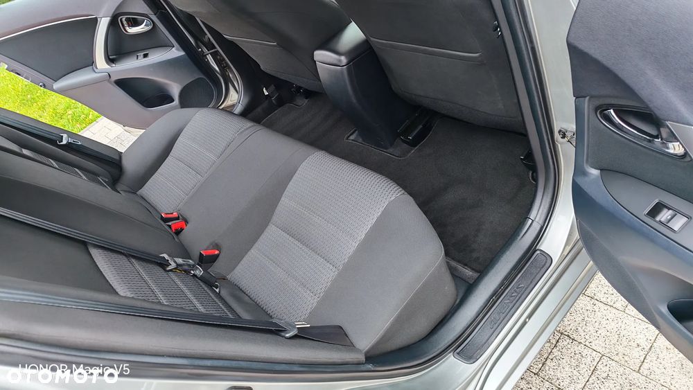 Toyota Avensis 1.8 Comfort - 15