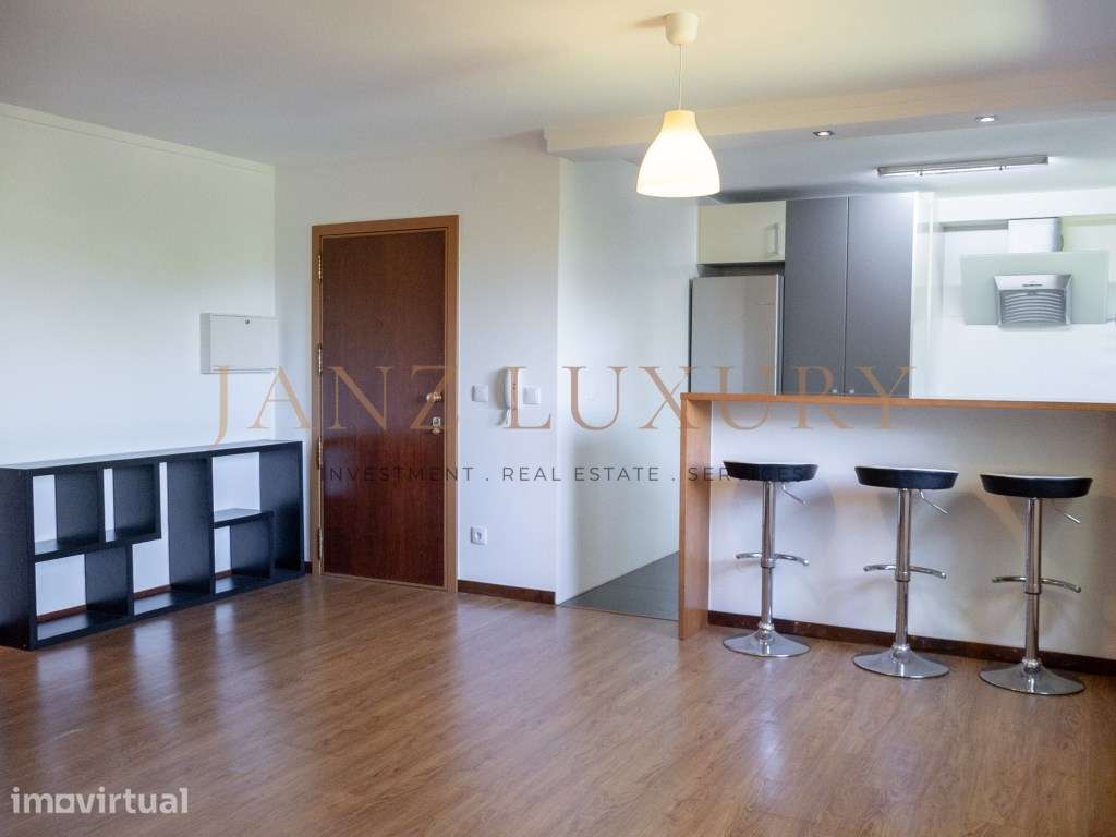 T3 Duplex com Garagem Box para Arrendamento em São Mamede de Infest... - Grande imagem: 4/44