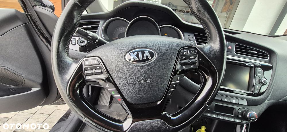 Kia Ceed - 16