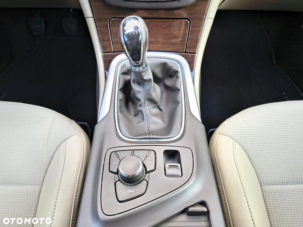 Opel Insignia 2.0 T Sport - 11