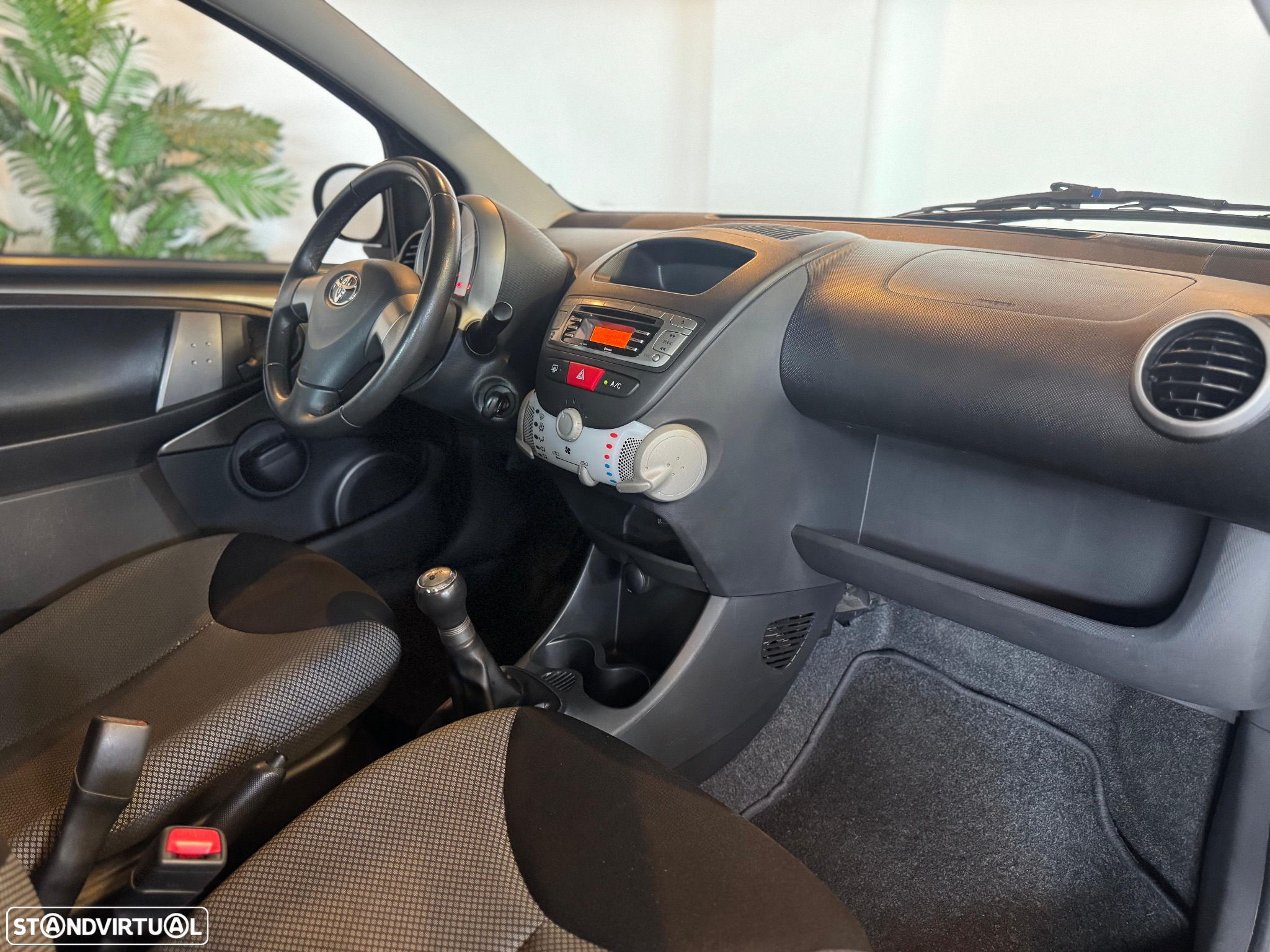 Toyota Aygo 1.0 X-Play+AC - 22