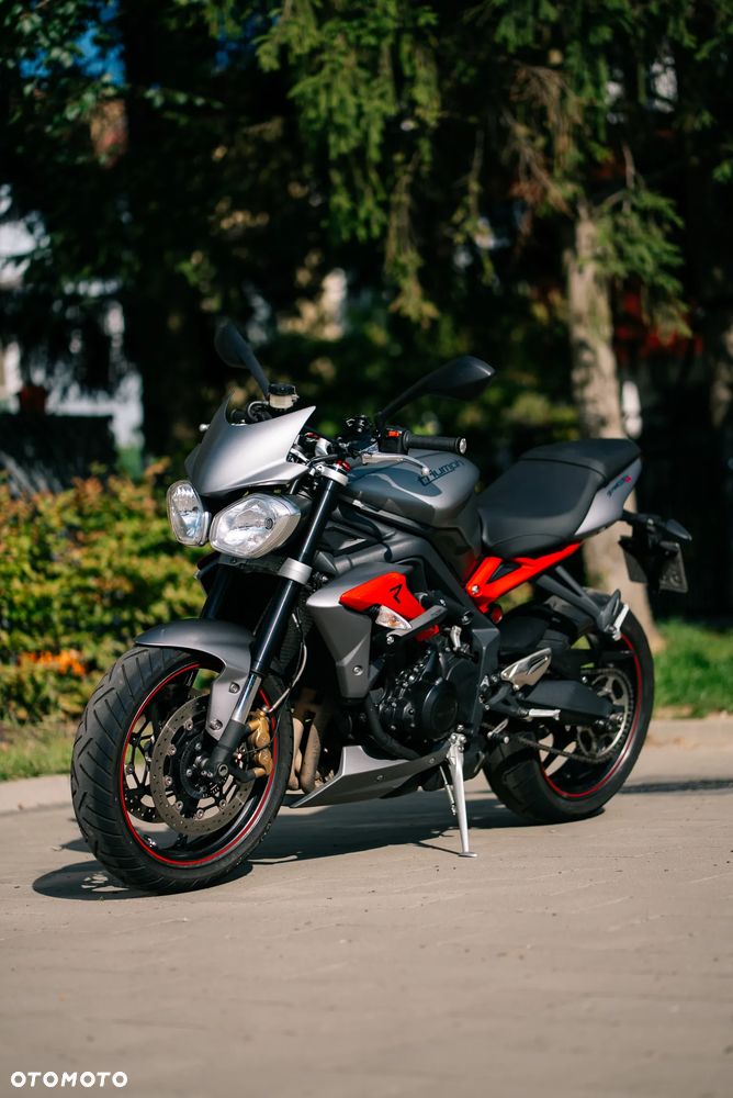 Triumph Street Triple - 12