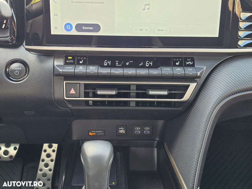 Toyota Camry - 19