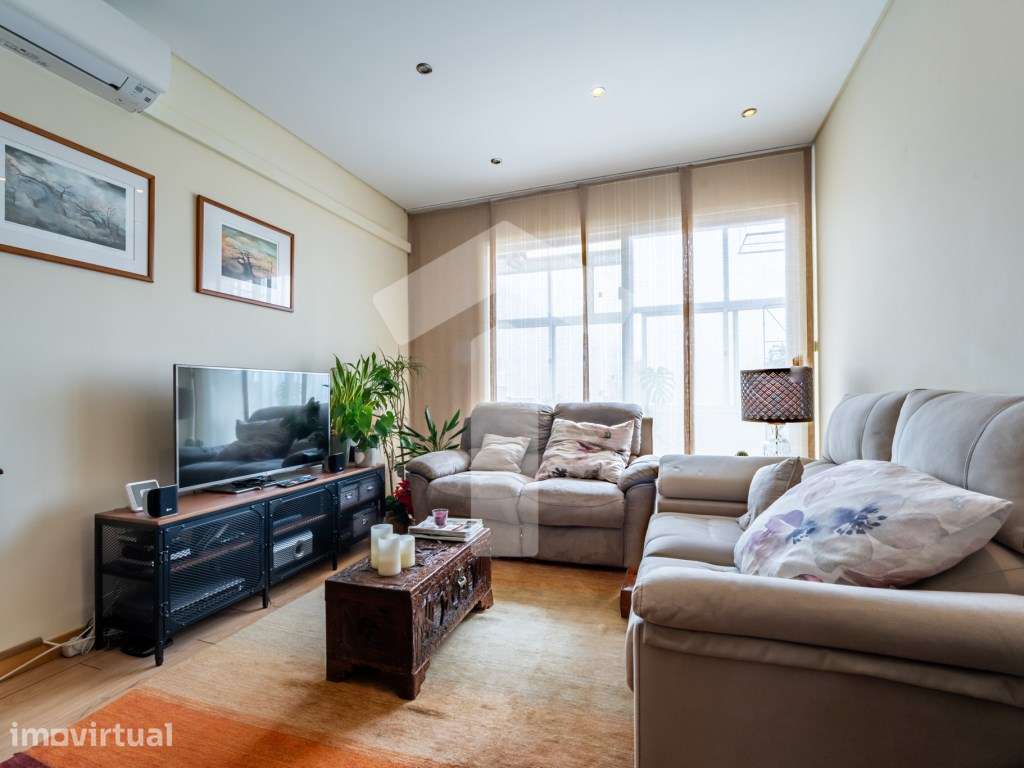 Apartamento T3 Luminoso com Varandas e Marquise no Bonfim - Junto a... - Grande imagem: 3/21