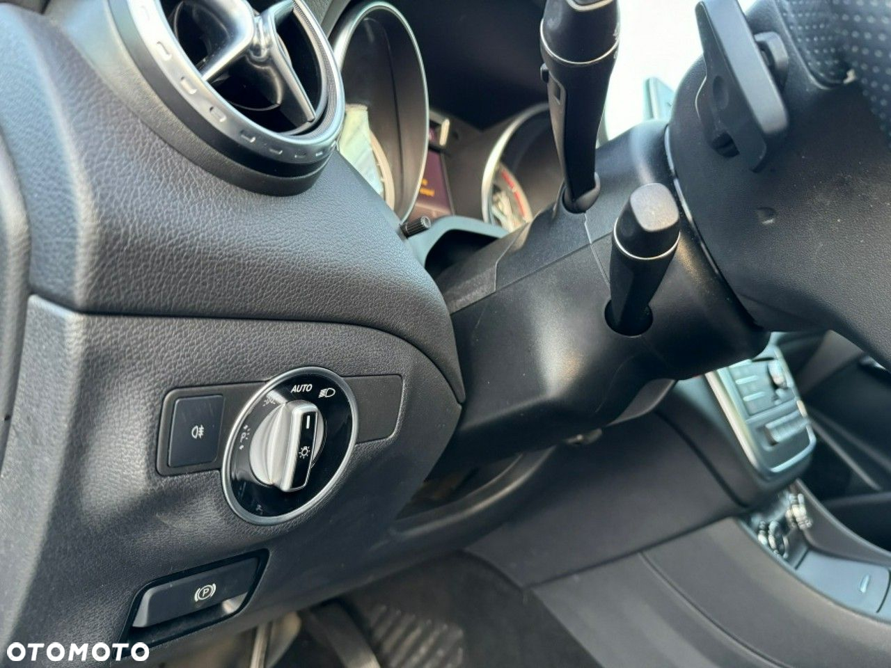 Mercedes-Benz GLA - 17