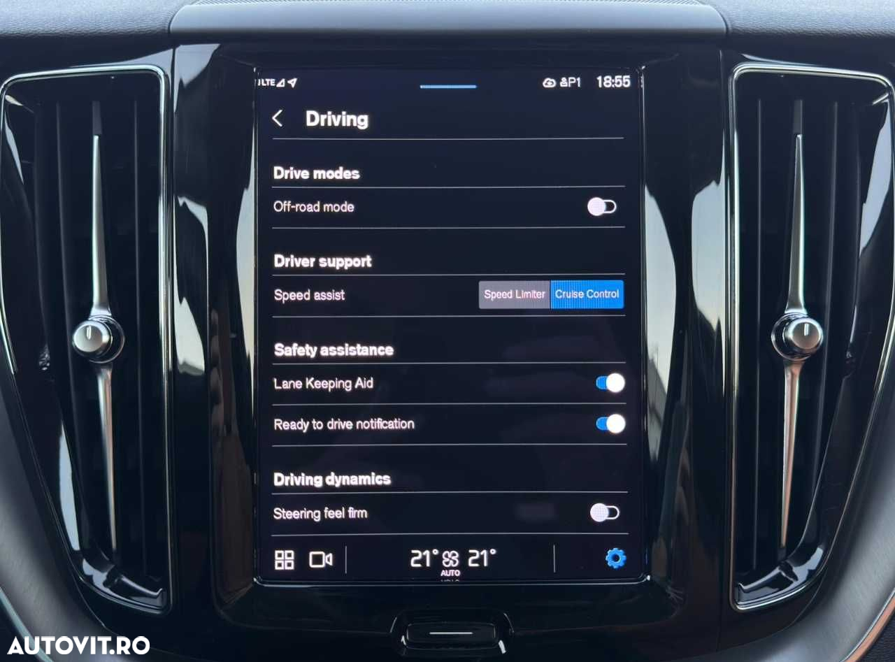 Volvo XC 60 B4 MHEV AT8 FWD Momentum Pro - 30