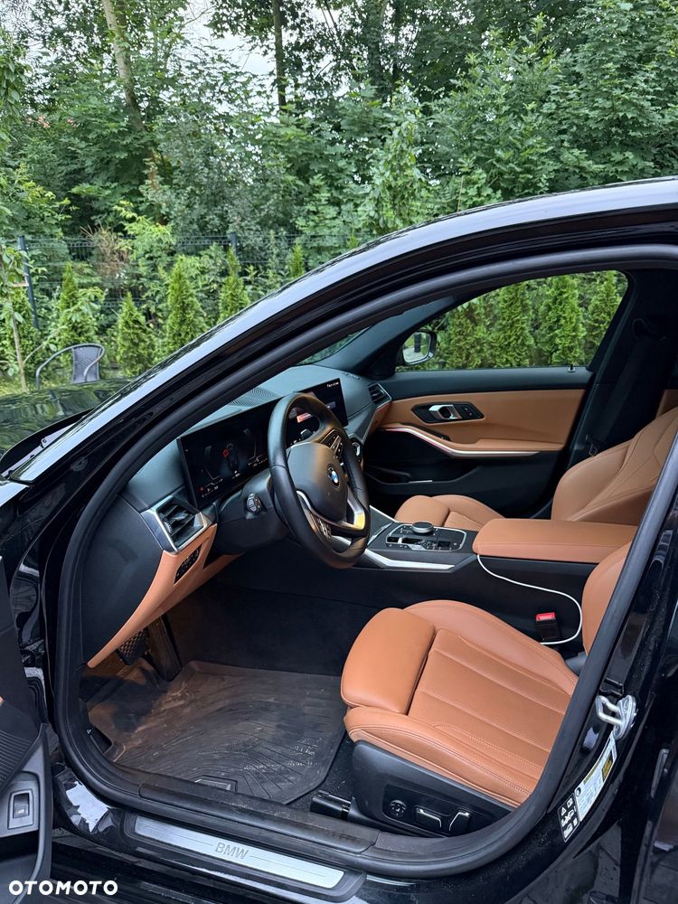 BMW Seria 3 330i xDrive - 12