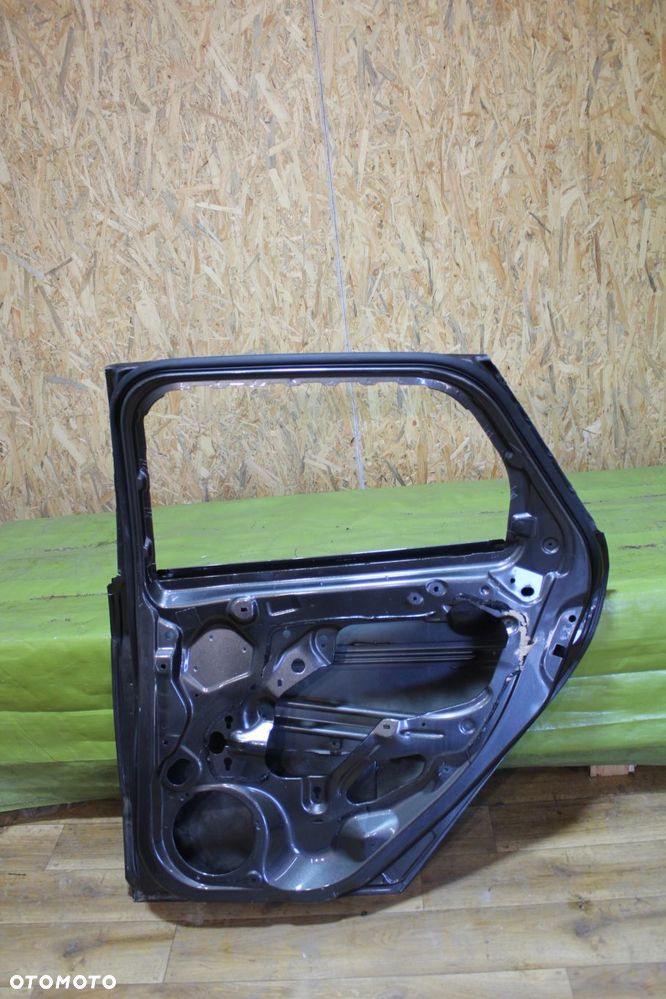 Drzwi Ford Focus III Kombi 2010-2019r. tył prawy - 2