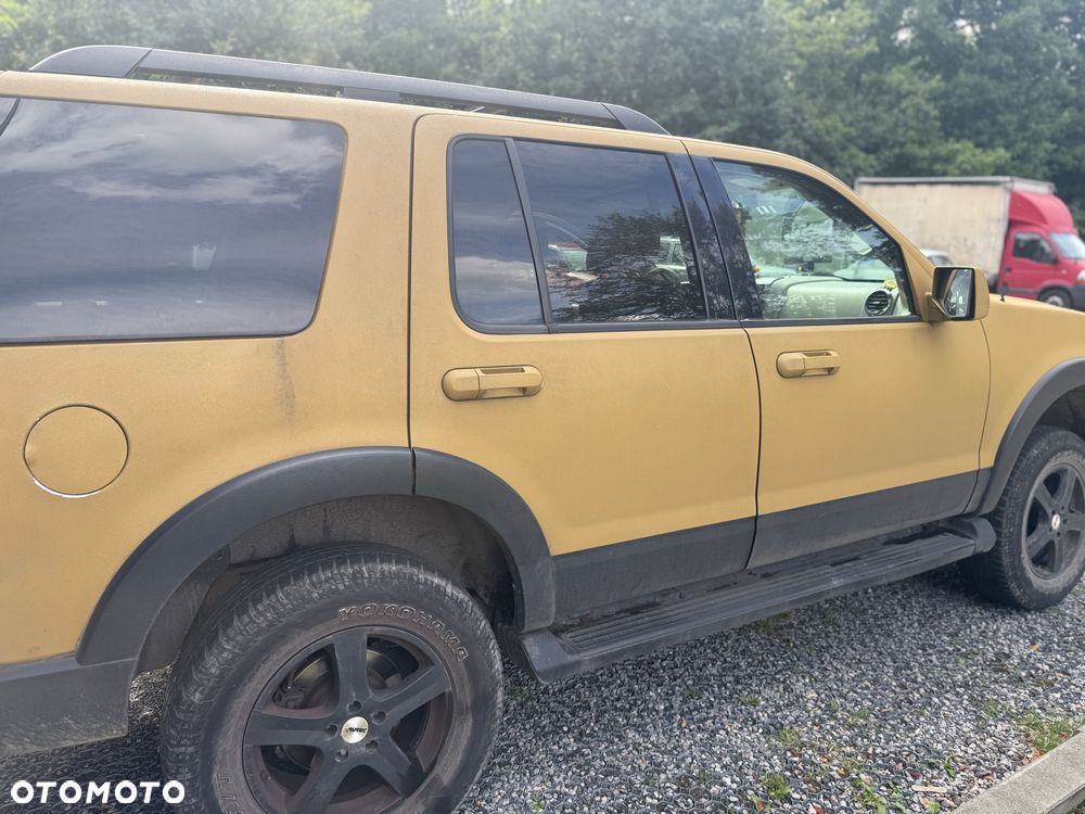 Ford Explorer - 5