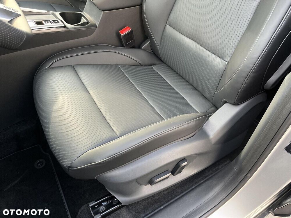 MG ZS Hybrid+ - 12