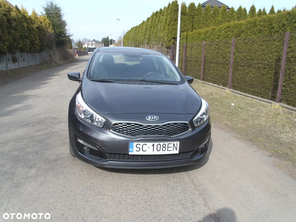 Kia Ceed - 12