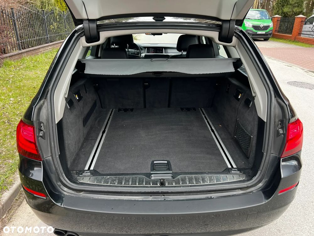 BMW Seria 5 525d xDrive Sport-Aut - 17