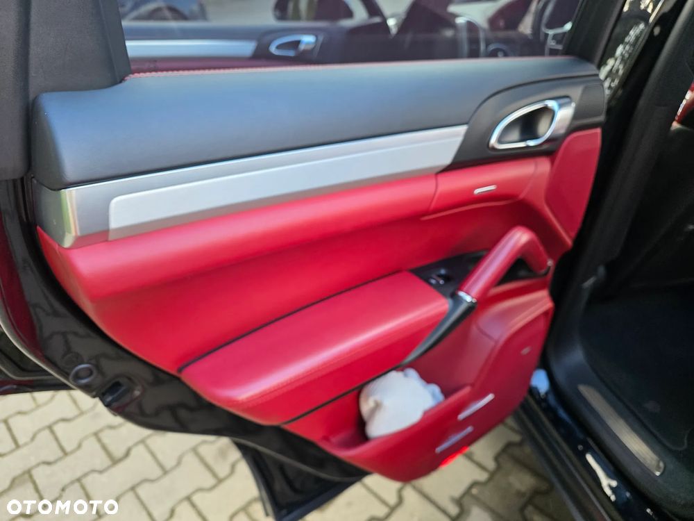 Porsche Cayenne - 12