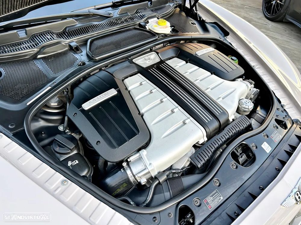 Bentley Continental Flying Spur - 57