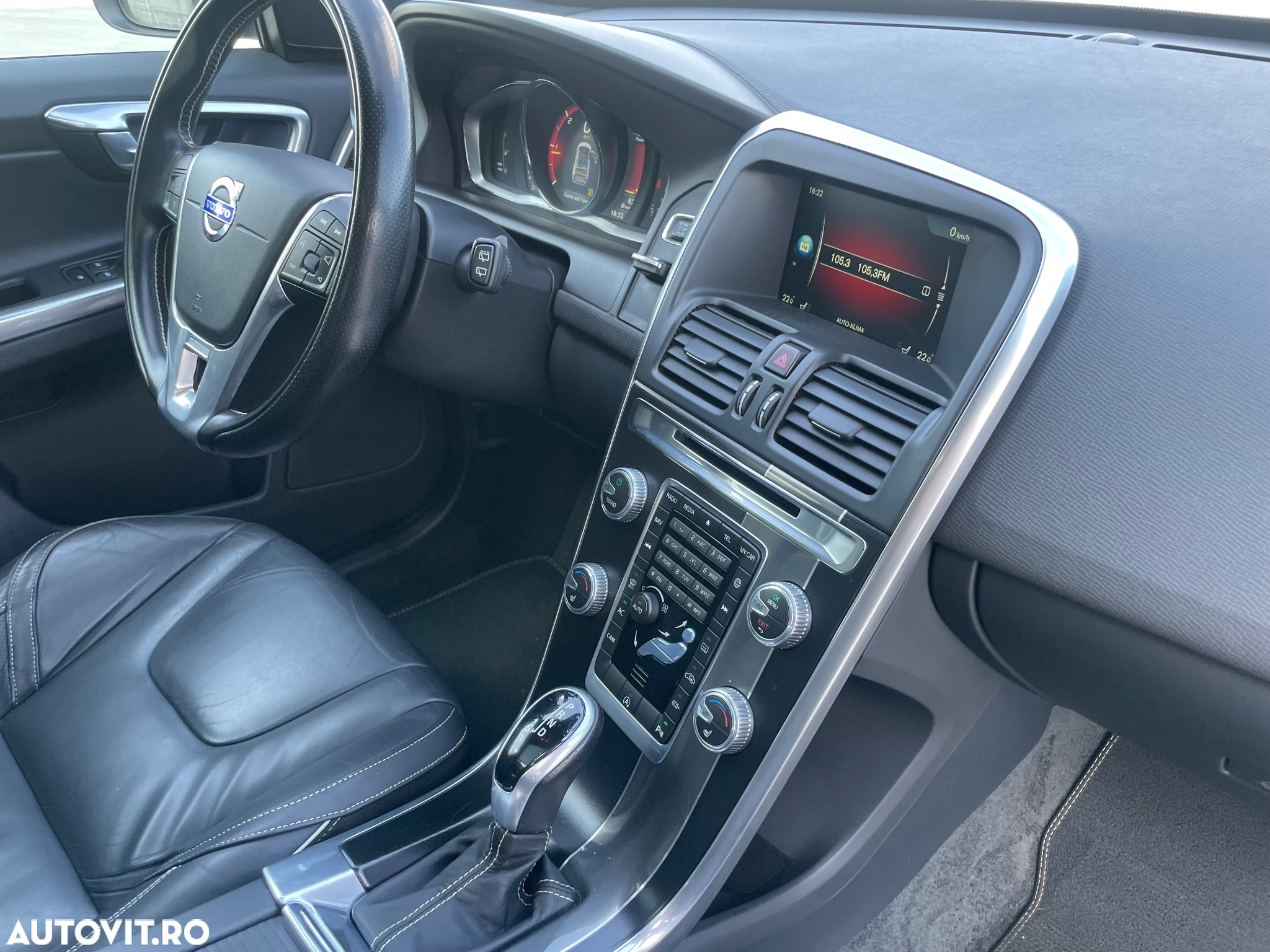 Volvo XC 60 D4 AWD R-Design - 19