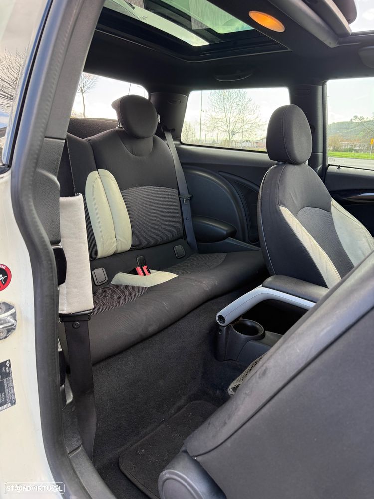 MINI 3 Portas Cooper D - 34