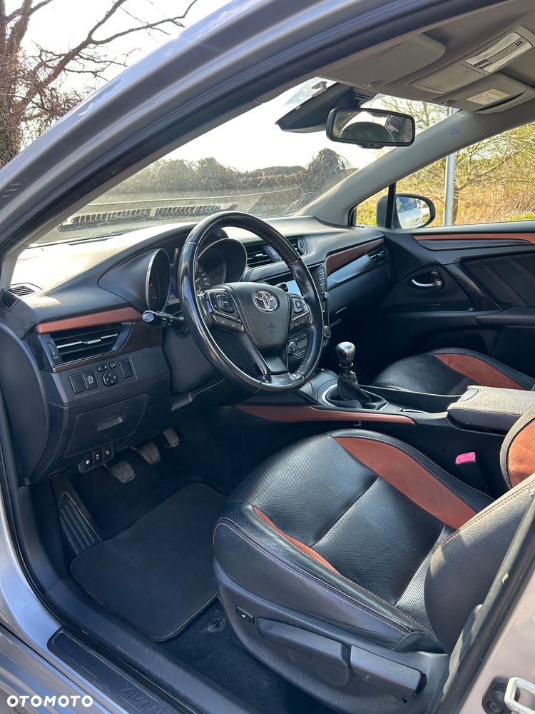 Toyota Avensis - 14