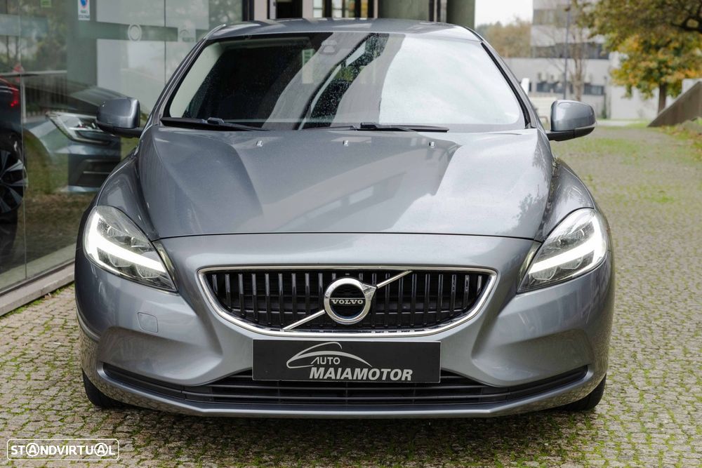 Volvo V40 2.0 D3 Momentum - 4
