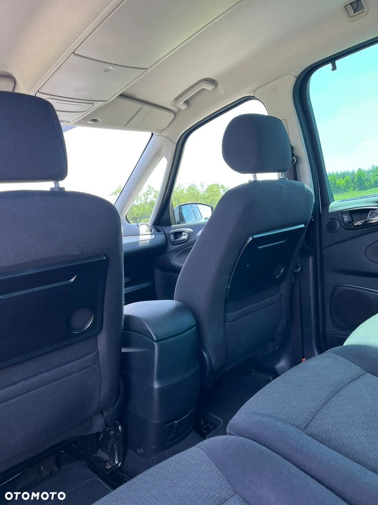 Ford Galaxy - 19