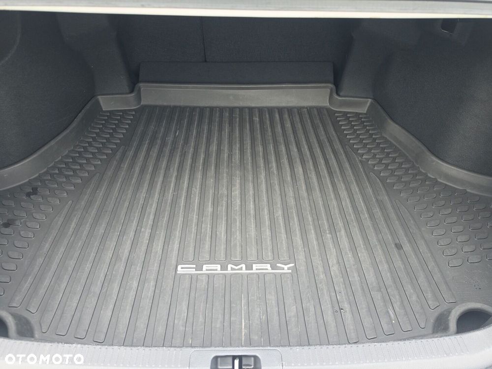 Toyota Camry 2.5 Hybrid Comfort CVT - 21