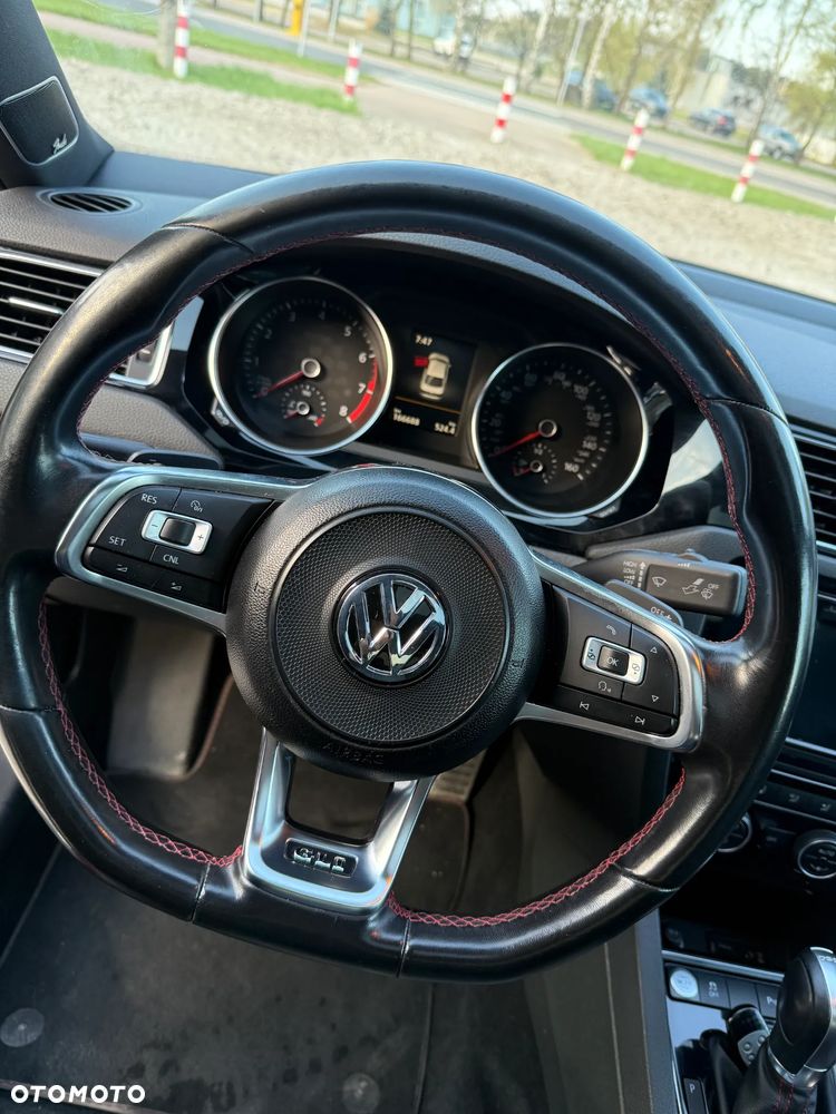 Volkswagen Jetta - 19