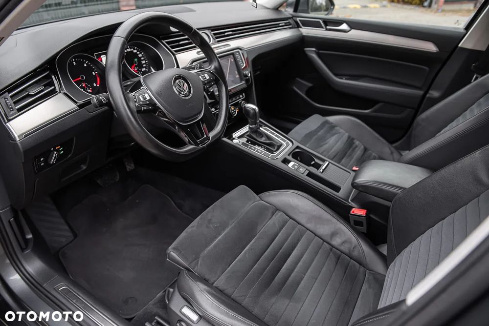 Volkswagen Passat 2.0 TDI SCR 4Motion DSG Highline - 15