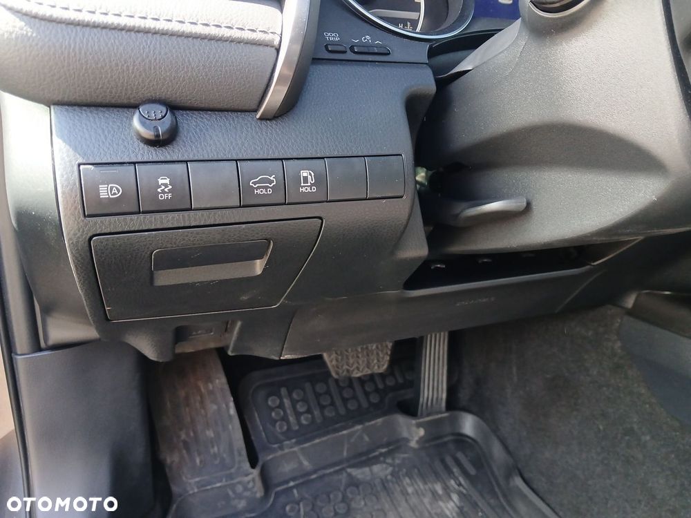 Toyota Camry 2.5 Hybrid Comfort CVT - 35