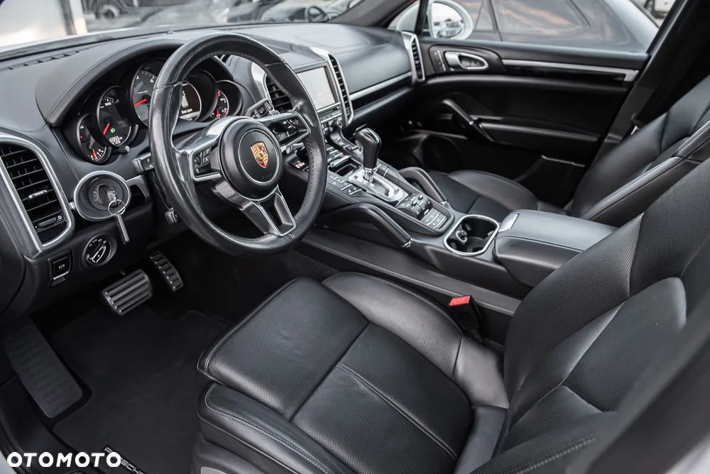 Porsche Cayenne S Diesel Platinum Edition - 16