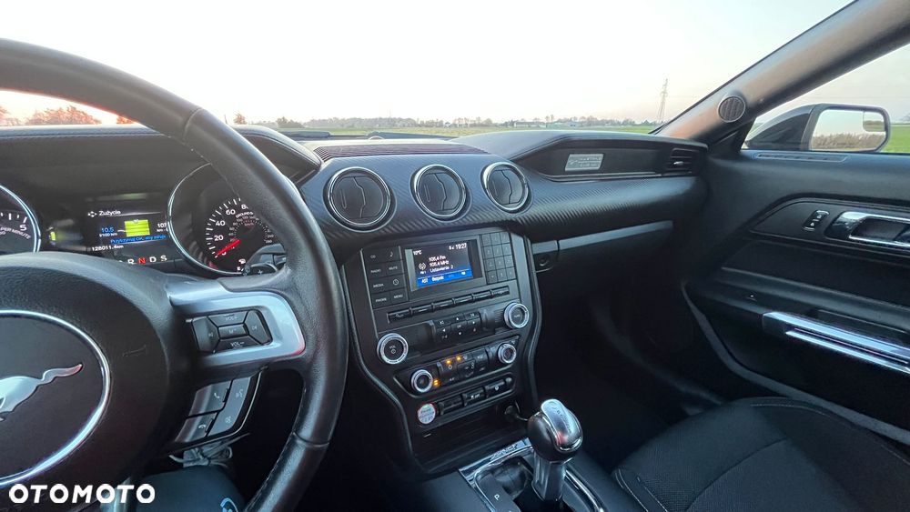 Ford Mustang 3.7 V6 - 12