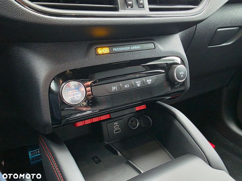 Ford Kuga - 26