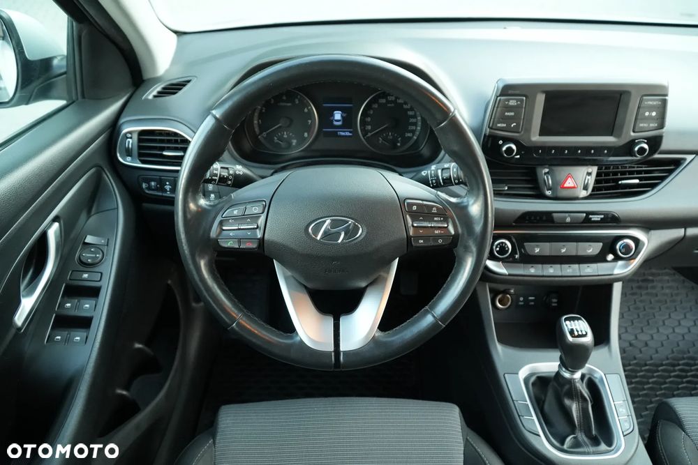 Hyundai i30 1.0 T-GDI GPF Classic + - 6