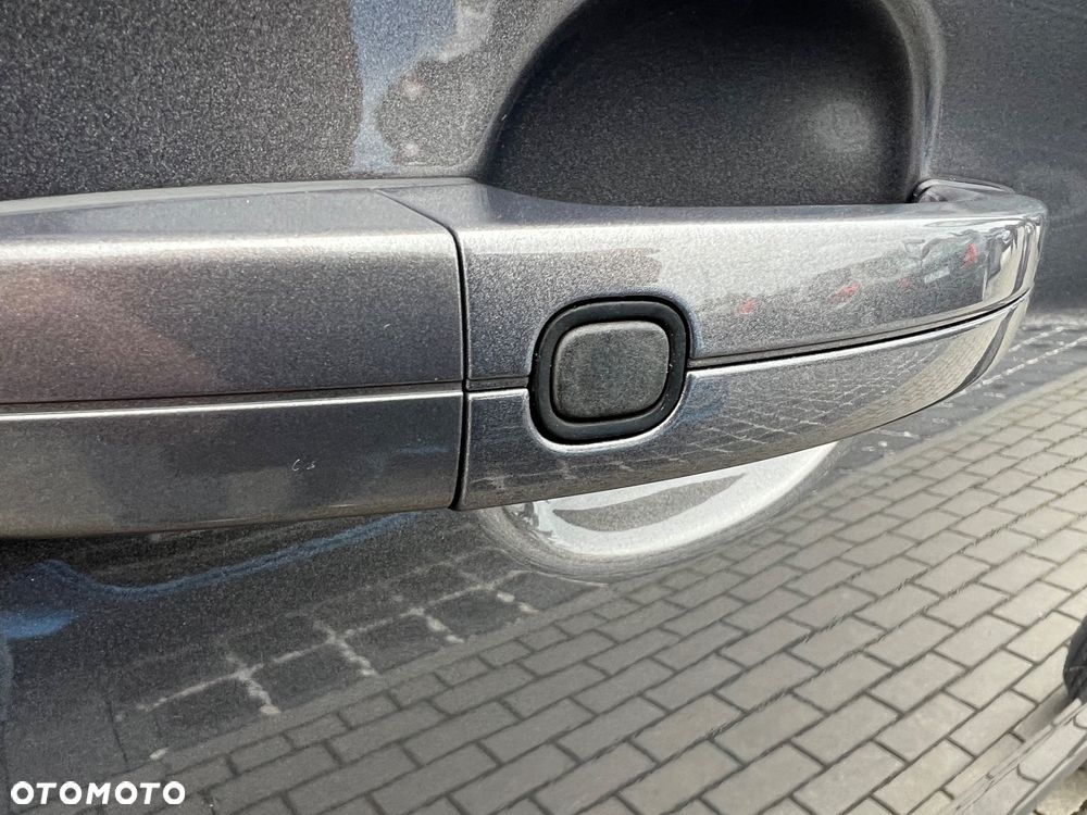 Ford Kuga 2.0 TDCi 2x4 Titanium - 19