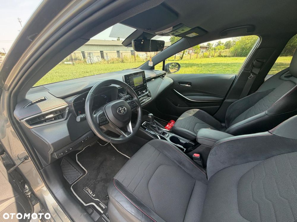 Toyota Corolla 2.0 Hybrid Executive - 19