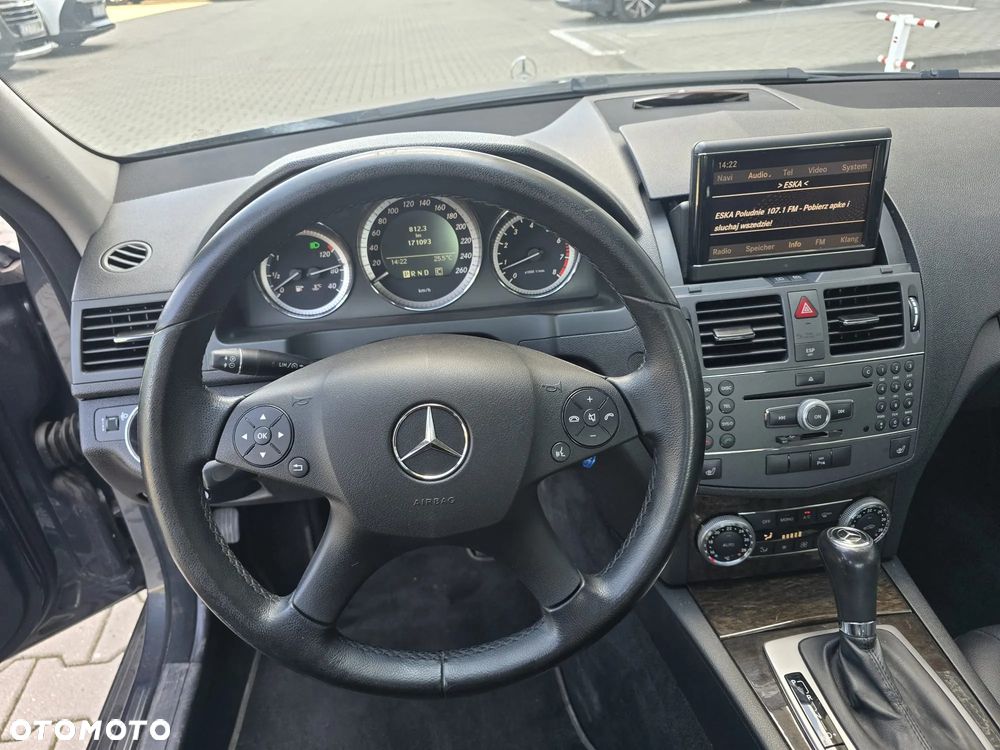 Mercedes-Benz Klasa C 250 CGI Automatik BlueEFFICIENCY Special Edition - 14