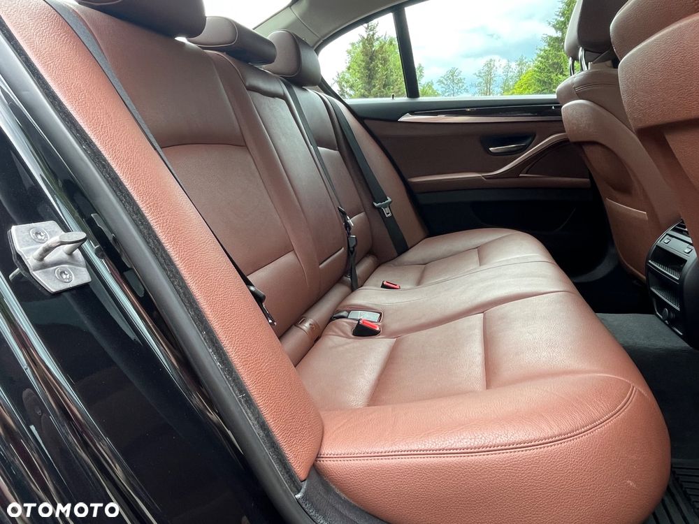 BMW Seria 5 535i xDrive - 13