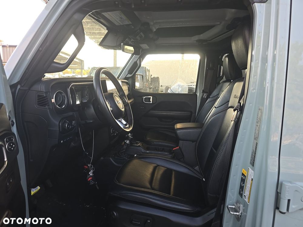 Jeep Wrangler - 15