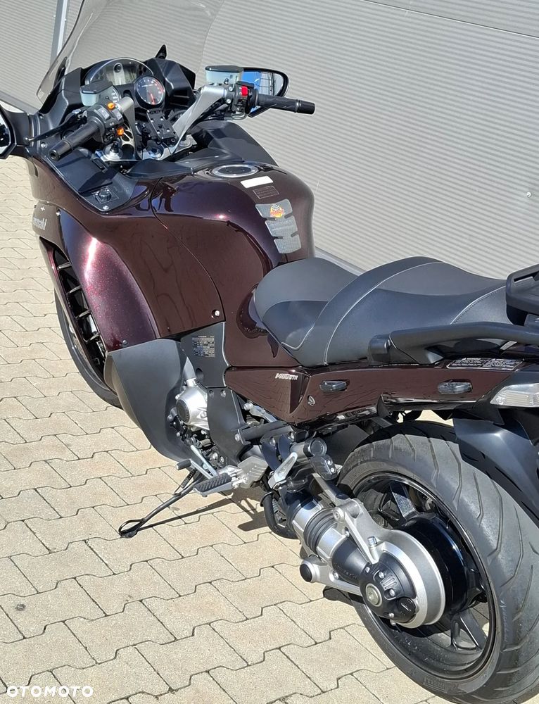 Kawasaki GTR - 7