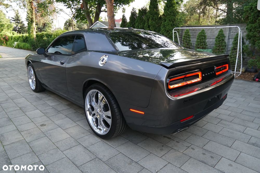 Dodge Challenger - 21