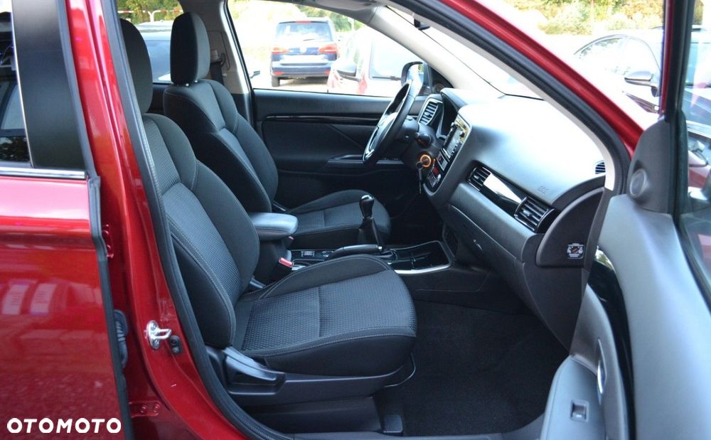 Mitsubishi Outlander 2.0 Intense + 2WD - 33