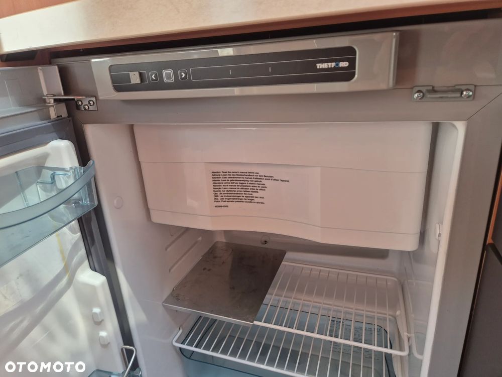 Volkswagen Sharan 2.0 TDI DPF BlueMotion Comfortline - 28